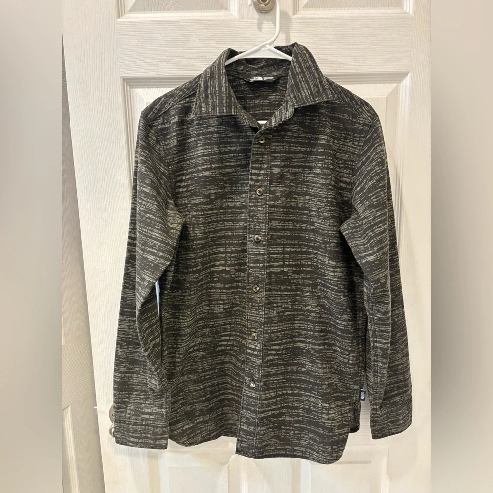 The North Face‎ Black and Gray Patterned Button Down Shirt